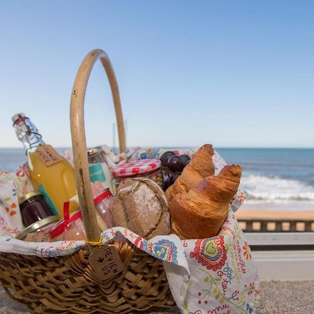 Liiiving In Porto - Luxury Beachfront Apartments Екстериор снимка