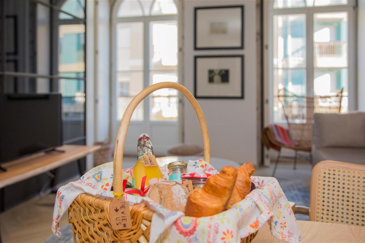 Liiiving In Porto - Luxury Beachfront Apartments Екстериор снимка