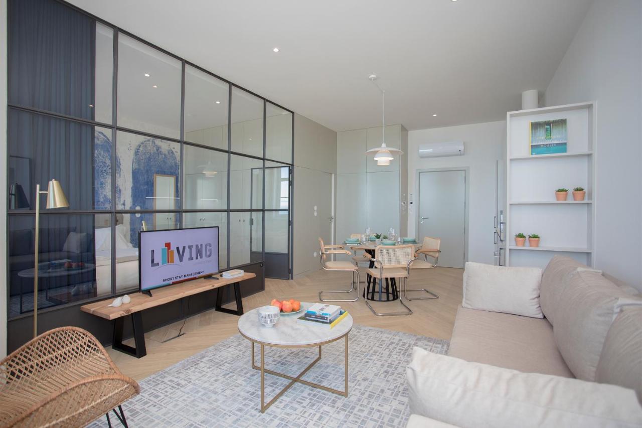 Liiiving In Porto - Luxury Beachfront Apartments Екстериор снимка