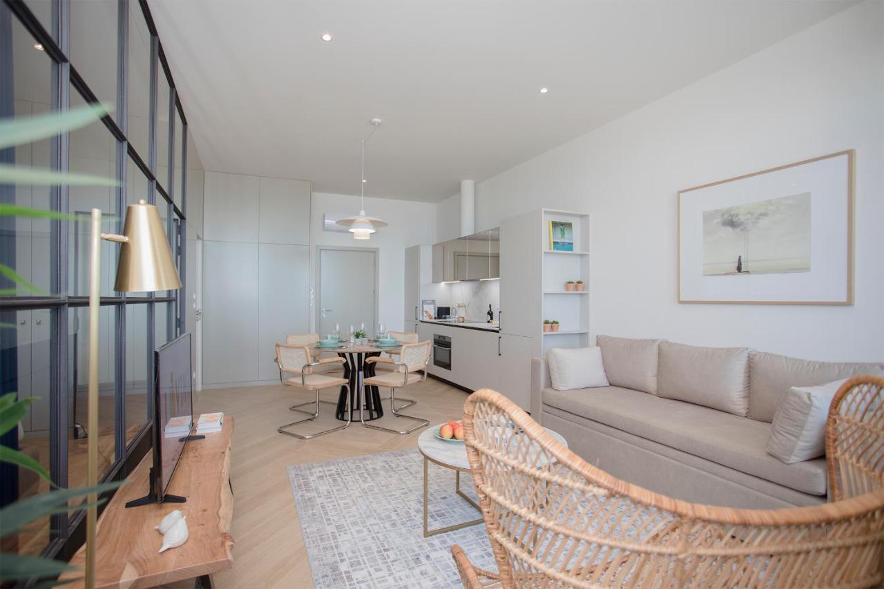 Liiiving In Porto - Luxury Beachfront Apartments Екстериор снимка