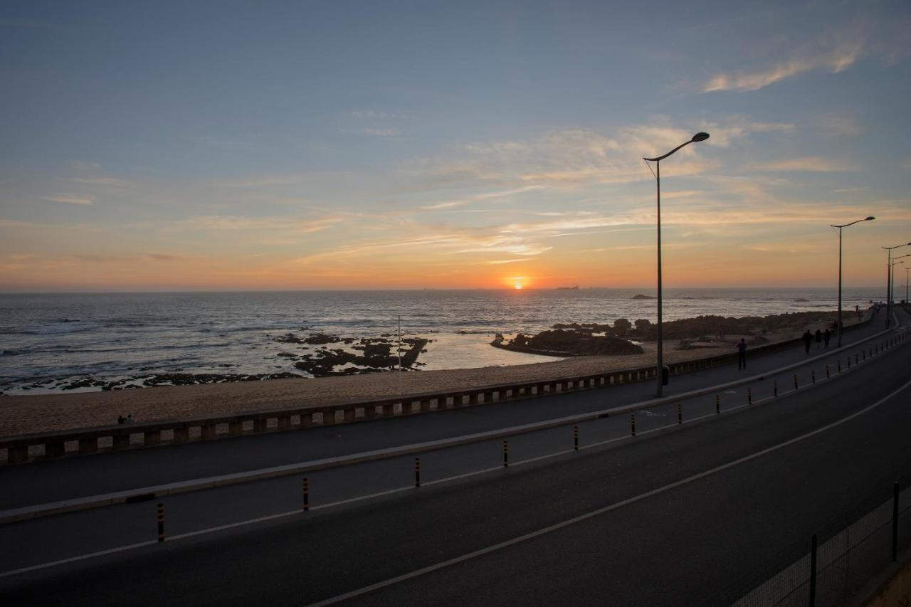 Liiiving In Porto - Luxury Beachfront Apartments Екстериор снимка