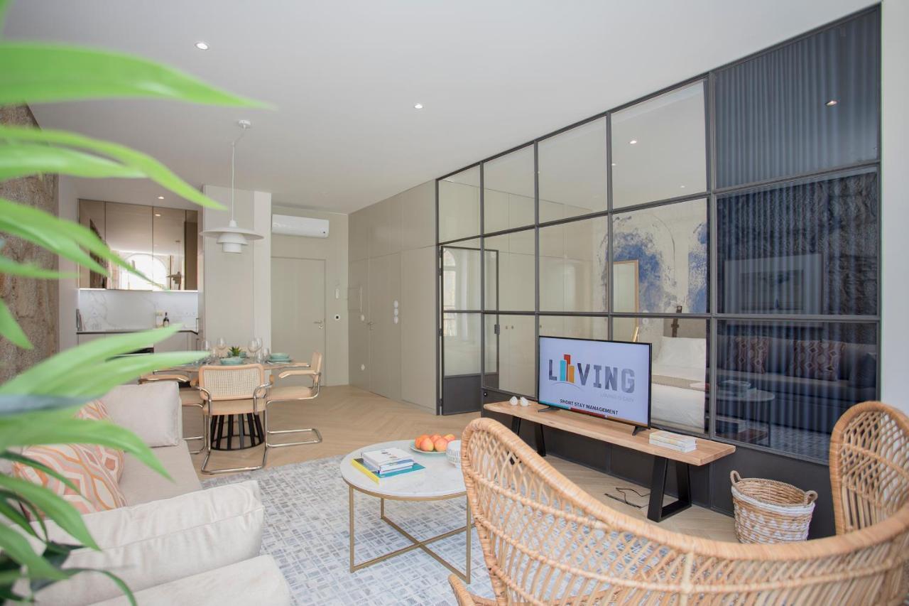 Liiiving In Porto - Luxury Beachfront Apartments Екстериор снимка