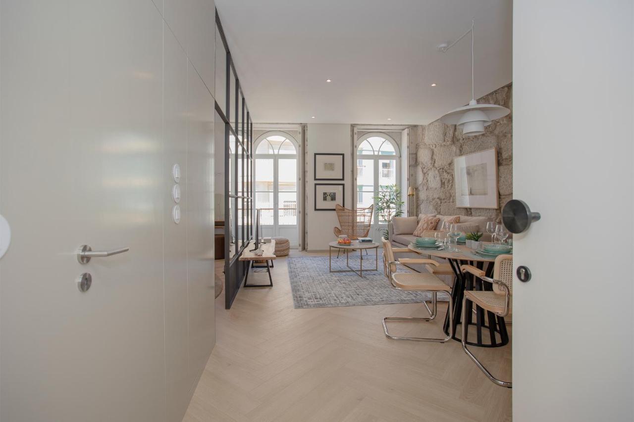 Liiiving In Porto - Luxury Beachfront Apartments Екстериор снимка