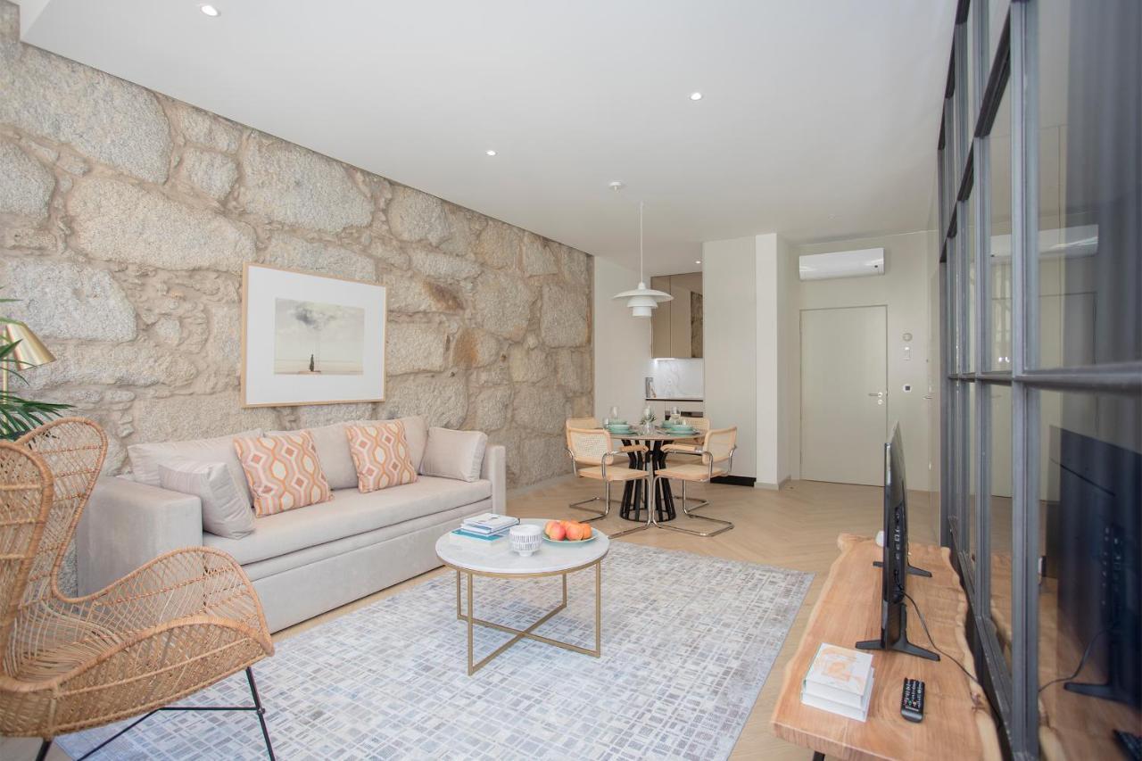 Liiiving In Porto - Luxury Beachfront Apartments Екстериор снимка