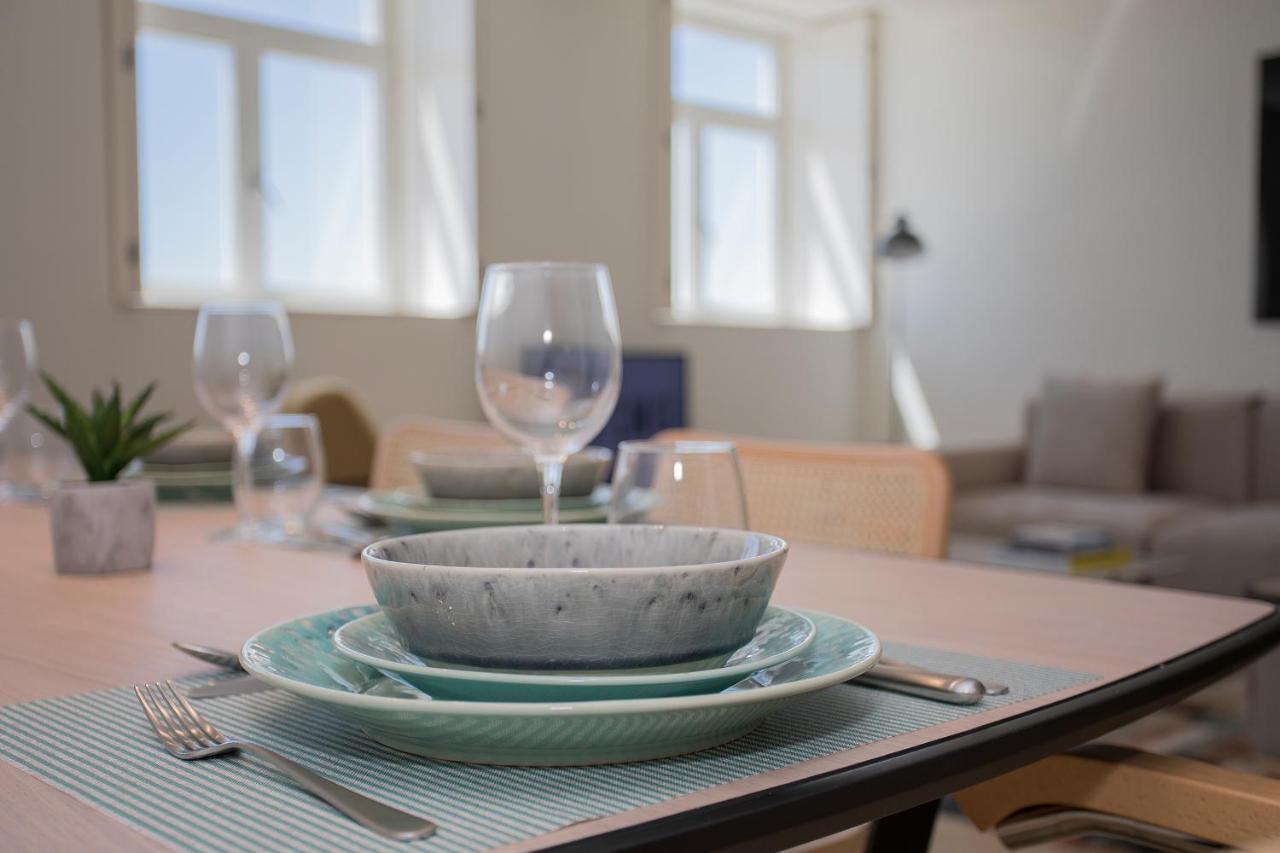 Liiiving In Porto - Luxury Beachfront Apartments Екстериор снимка