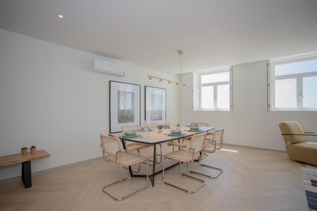 Liiiving In Porto - Luxury Beachfront Apartments Екстериор снимка