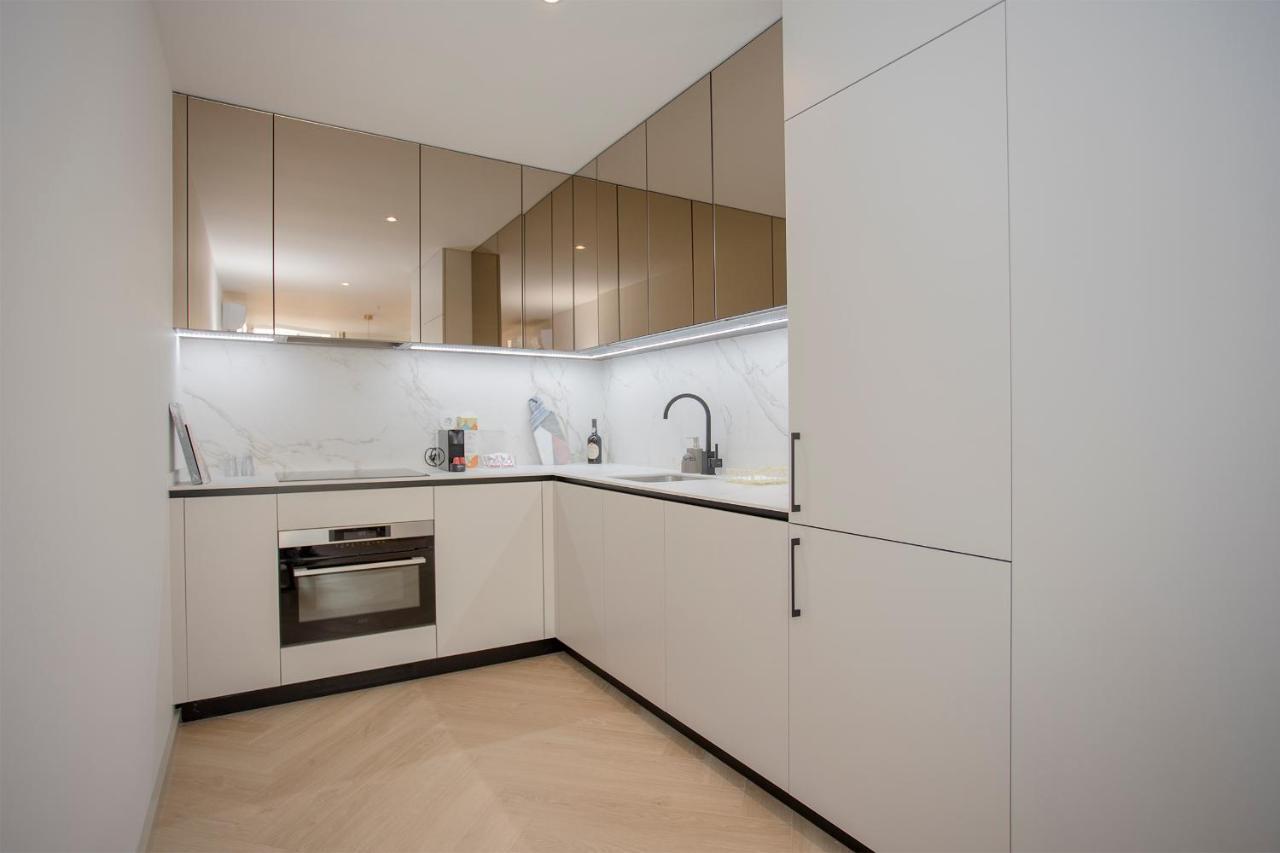 Liiiving In Porto - Luxury Beachfront Apartments Екстериор снимка