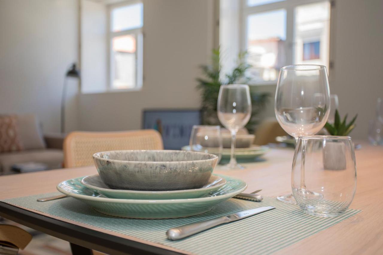Liiiving In Porto - Luxury Beachfront Apartments Екстериор снимка